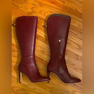 Nine West size 8.5 burgundy leather boots
